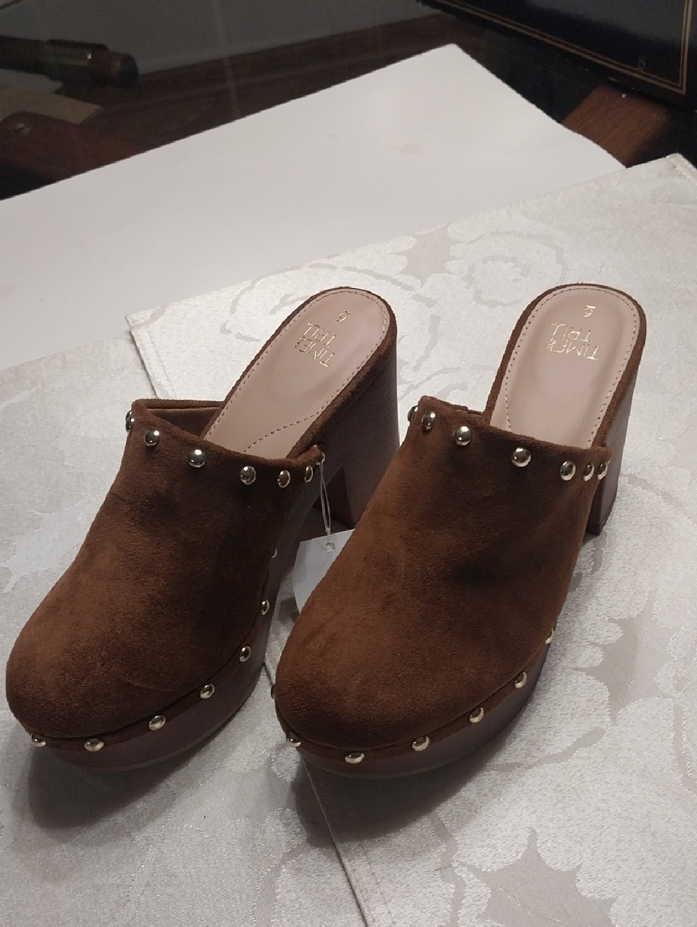 Faux Suede NWT Studded 3.5" Heeled Platform Clogs Size 6M Brown Y2K Inspired
